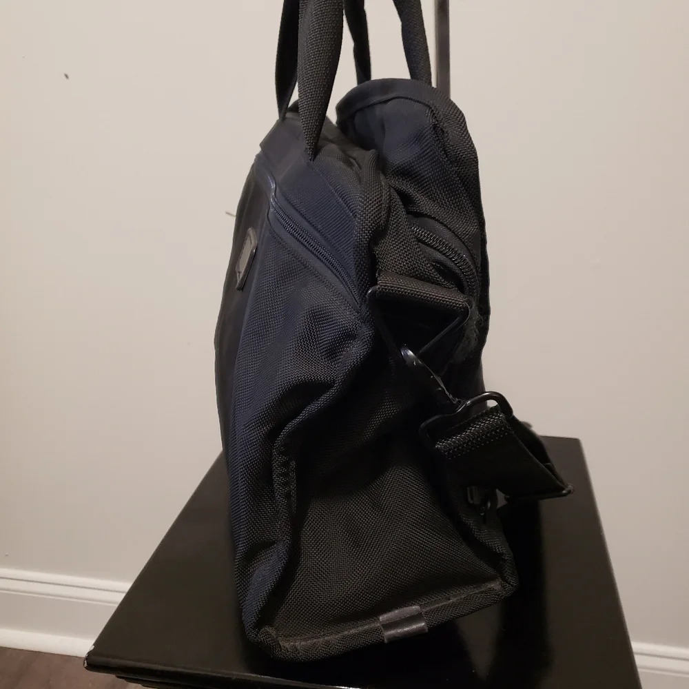 Tumi nylon messenger